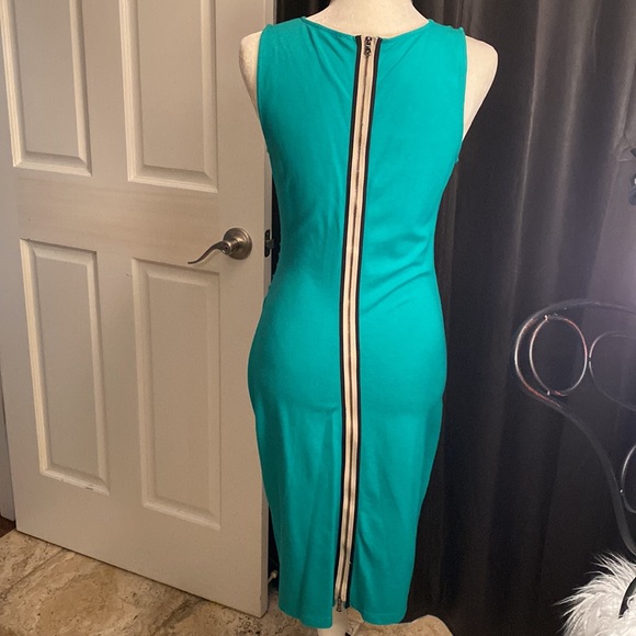 Kenneth Cole Green zip up dress🌸🌸 - Picture 4 of 6